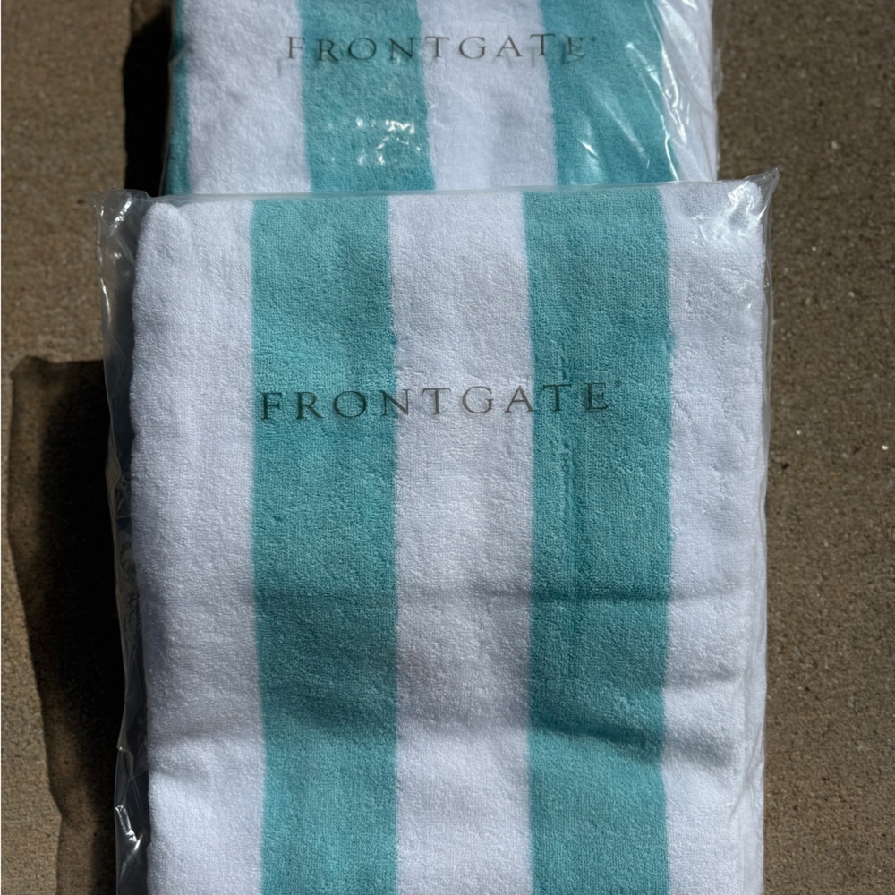 Frontgate Resort Beach Towels - Set of 2 - NWT - Picture 4 of 16
